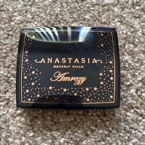 Discontinued Anastasia Beverly Hills Amrezy Highlighter